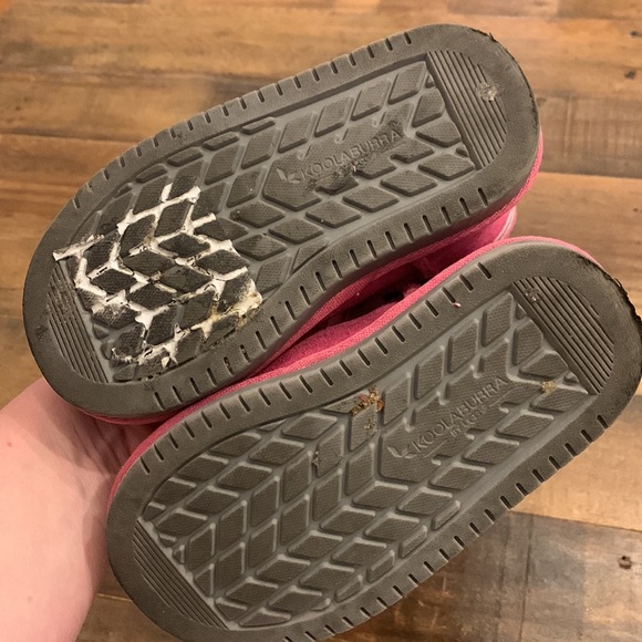 Koolaburra by UGG pink bow boots - Picture 3 of 6